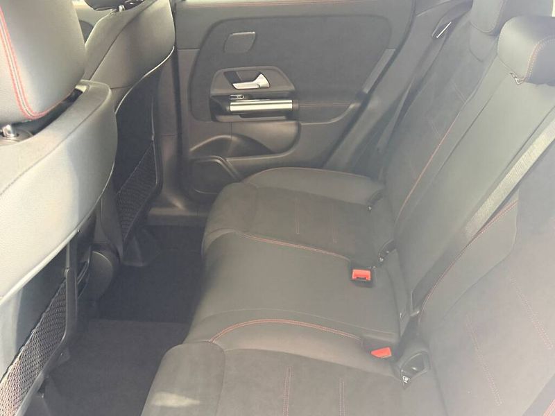 Mercedes-Benz GLA (2026) 200 d 4M - fotka 3 z 6