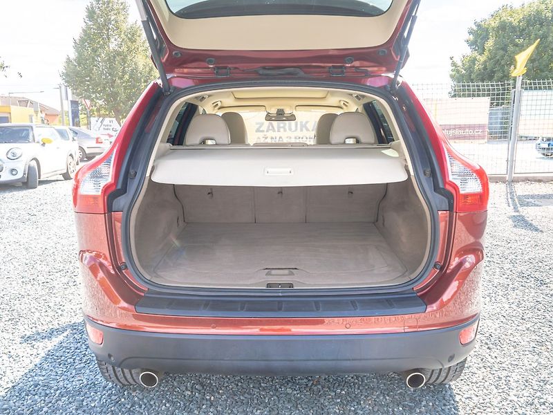 Volvo XC60 (2009) T6 AWD SUMMUM - fotka 39 z 51