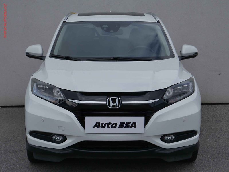 Honda HR-V (2017) 1.5i-VTEC CVT, 2.maj,ČR - fotka 2 z 20