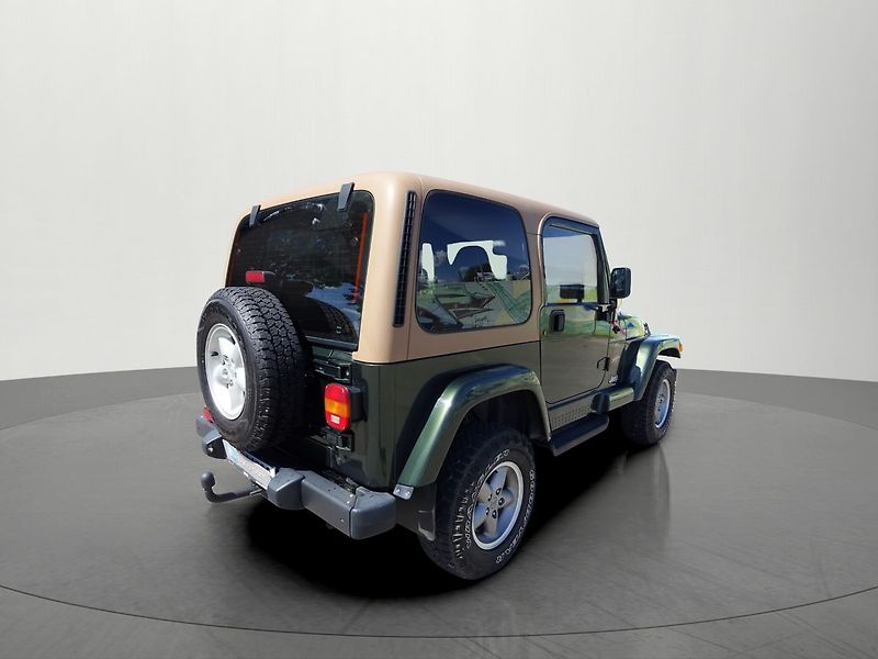 Jeep Wrangler 4.0i SAHARA Serviska - fotka 4 z 37