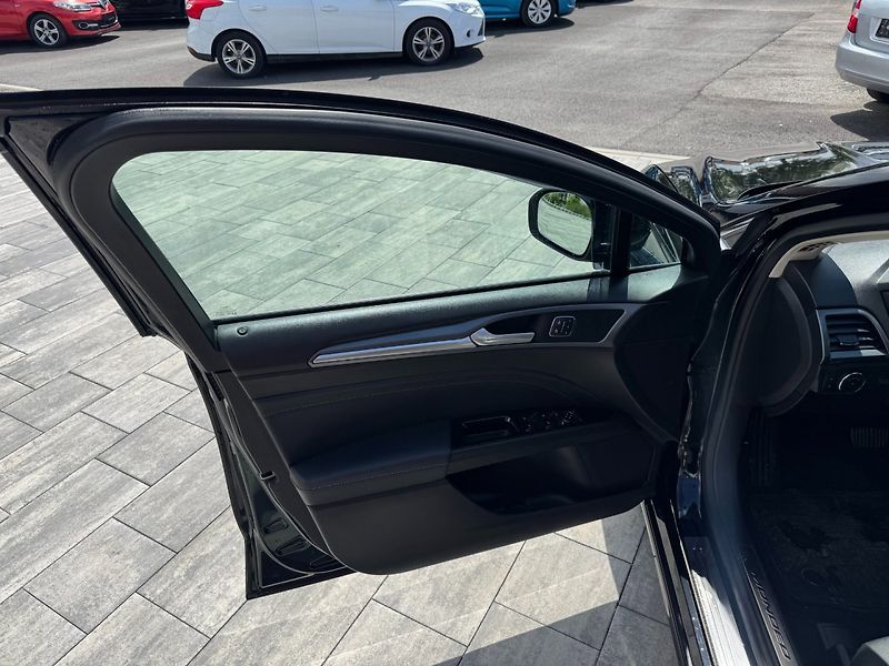 Ford Mondeo (2018) Titanium 2.0 TDCi 110kW - fotka 10 z 35