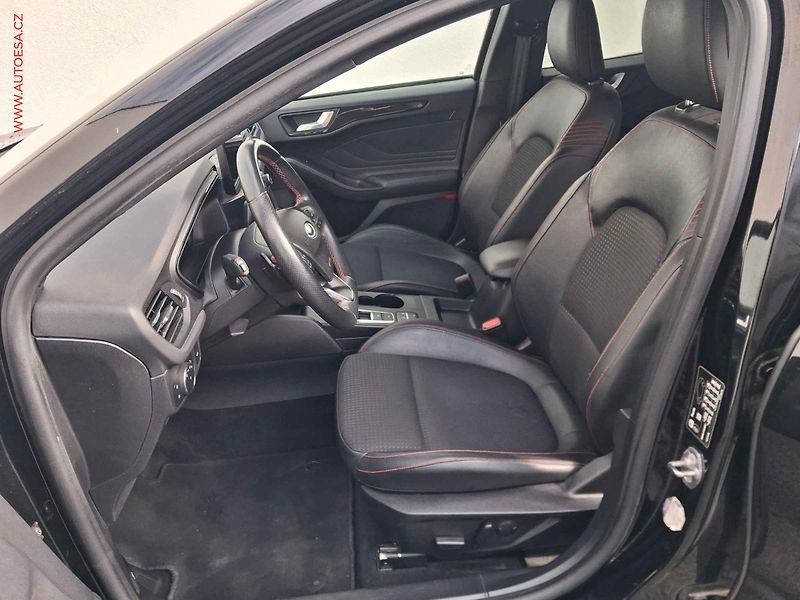 Ford Focus (2019) 1.5EB, ST-Line, AT - fotka 9 z 19