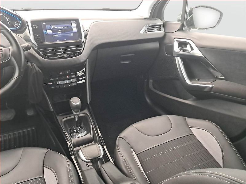 Peugeot 2008 (2016) 1.2 PureTech, Automat, ČR - fotka 7 z 18