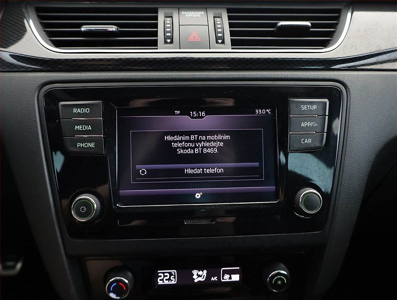 Škoda Rapid (2017) Spaceback 1.0 TSI, Xenony - fotka 12 z 16