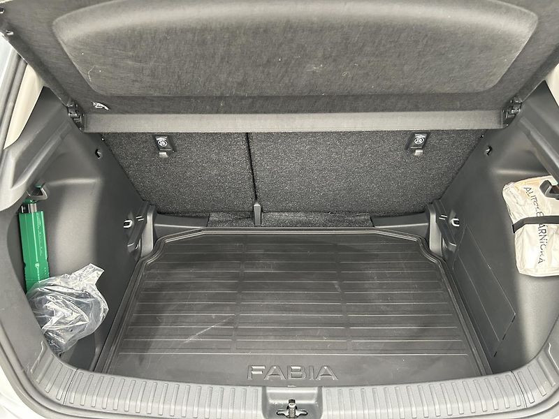 Škoda Fabia 1.0 TSI Top selection - fotka 23 z 28