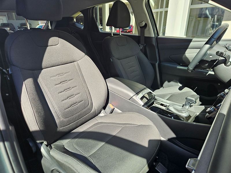 Hyundai Tucson 1,6 T-GDi 117kW, Style, DCT - fotka 28 z 33