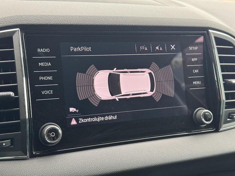 Škoda Karoq (2018) 1.5TSi MAN Style+ Kessy, tažné - fotka 39 z 52