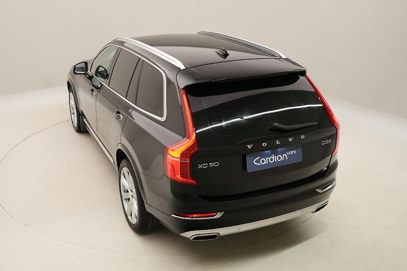 Volvo XC90 D5 AWD INSCRIPTION REZERVACE - fotka 17 z 49