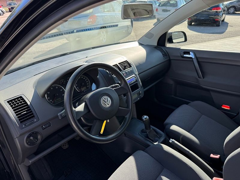 Volkswagen Polo (2003) Highline 1.4i 55kW - fotka 11 z 32