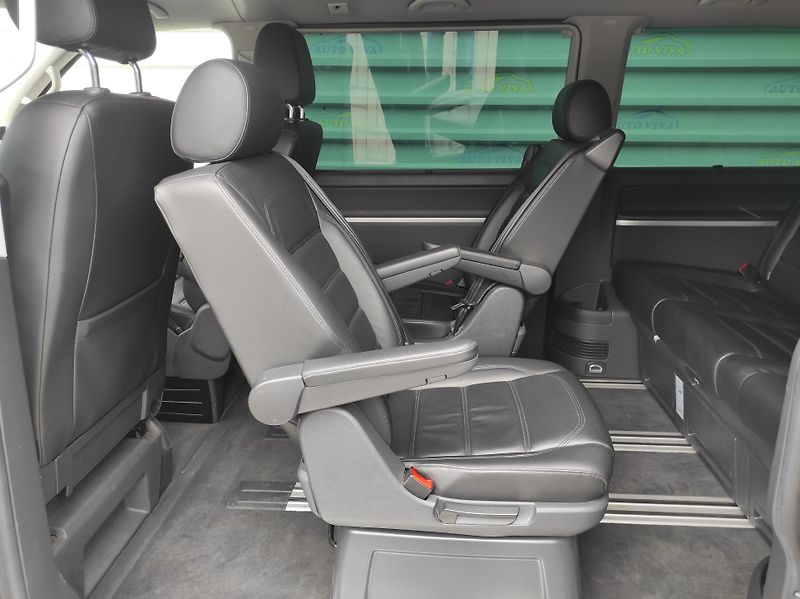 Volkswagen Multivan 2,0TDi DSG,4x4,Highline,7 míst - fotka 21 z 59
