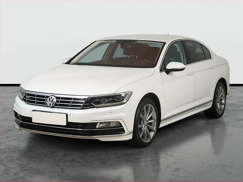 Volkswagen Passat (2018) R-Line 2.0 TDI, Automat - fotka 2 z 25