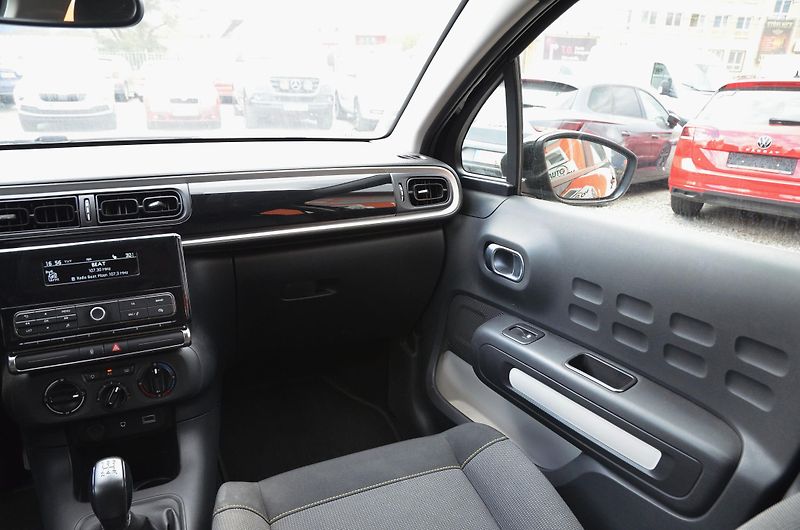 Citroën C3 (2019) 1.2 PT 50kW / KLIMA / VYHŘ.SED - fotka 16 z 28