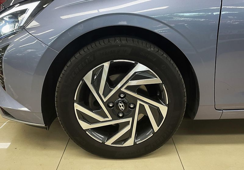 Hyundai i20 1.0 T-GDI, 73 kW, ČR, 1. MAJ. - fotka 23 z 29