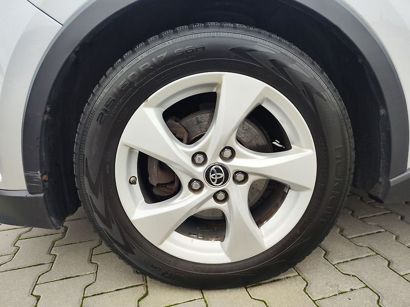 Toyota C-HR 1.8 HEV/90kW Comfort e-CVT - fotka 30 z 32