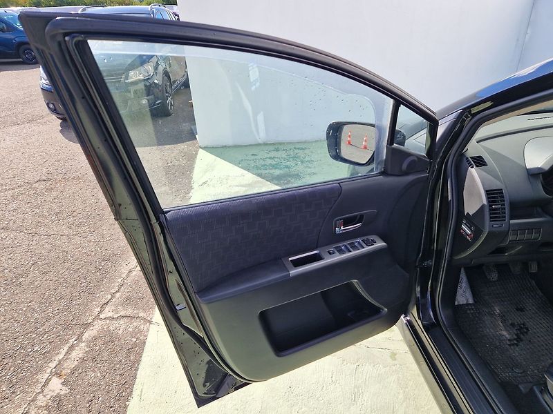 Mazda 5 2.0 - fotka 19 z 33
