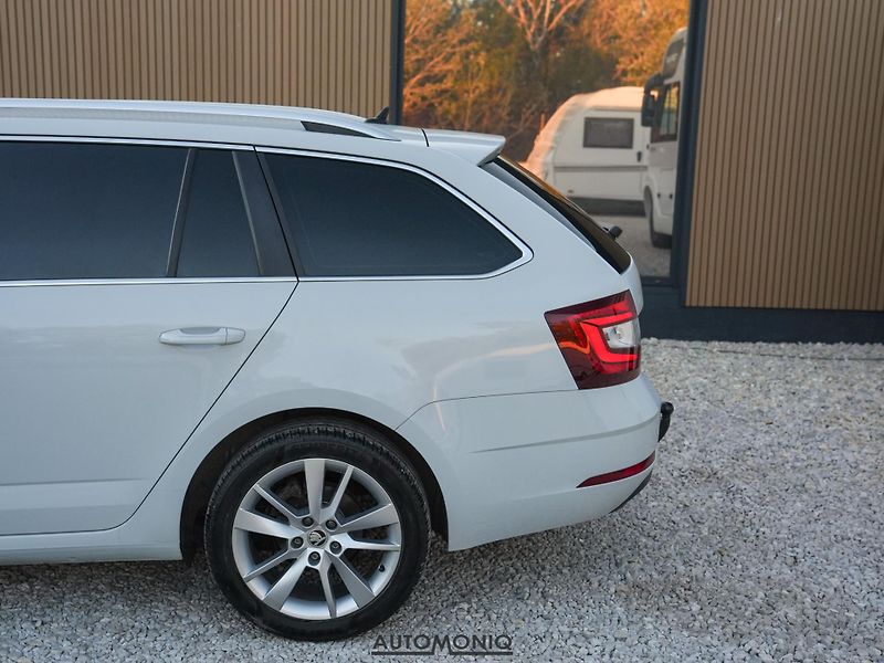 Škoda Octavia (2020) Combi 1.6 TDI Ťažné, Adaptív - fotka 17 z 20