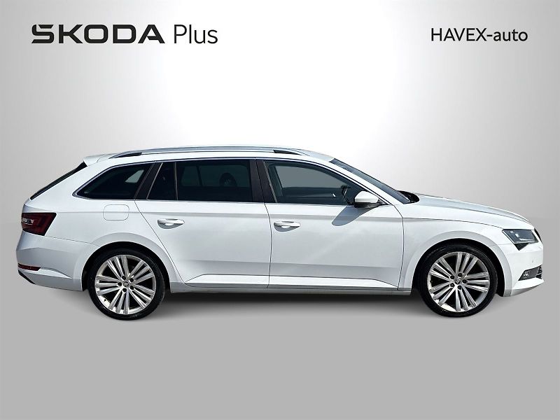Škoda Superb (2016) Combi 2.0 TDI DSG Style + - fotka 35 z 37