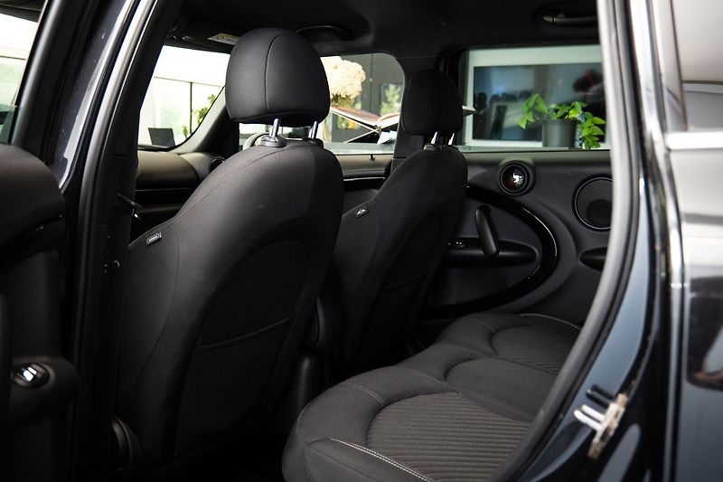 Mini Cooper S 4ALL - fotka 9 z 19