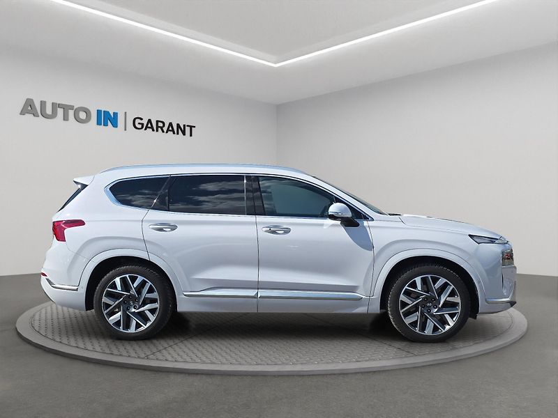Hyundai Santa Fe (2022) LUXURY 2.2 CRDi DCT 4x4, 7 mís - fotka 7 z 30