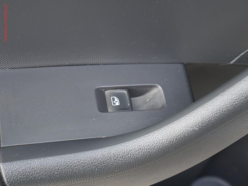 Škoda Rapid (2015) 1.6 TDi, ČR, Style, TZ - fotka 12 z 16