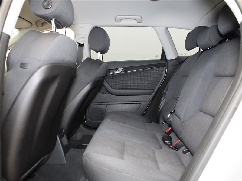 Audi A3 2,0 TDi 103kW Nové STK 2xkola - fotka 7 z 18