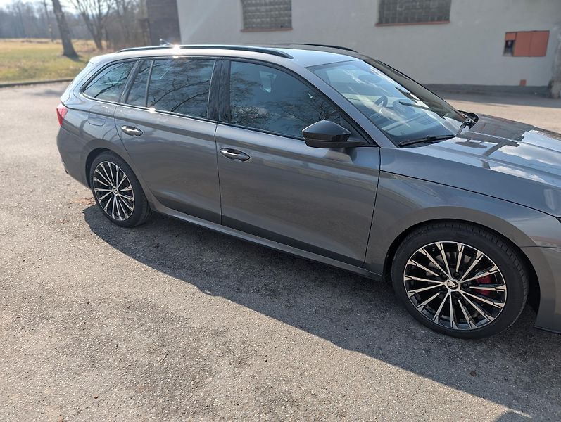 Škoda Octavia (2023) Octavia combi Rs 147 kW 4x4  - fotka 2 z 9