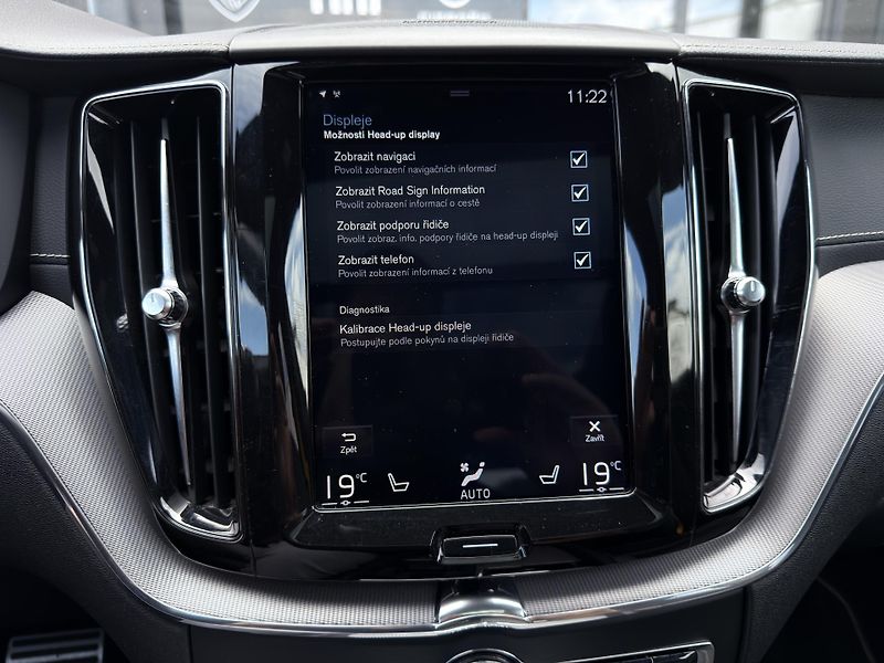 Volvo XC60 T8 AWD POLESTAR engineered - fotka 47 z 52