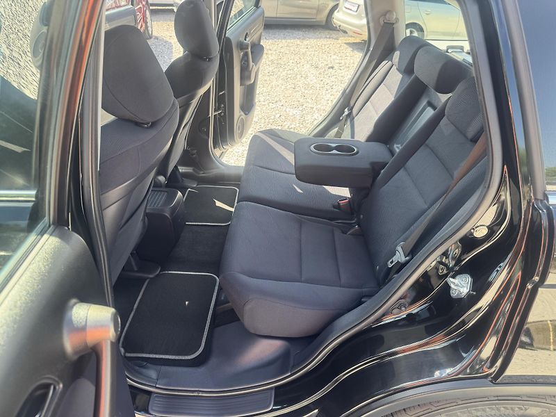 Honda CR-V (2010) 2.0i-VTEC,110KW,4x4,2SADY KOL - fotka 23 z 45