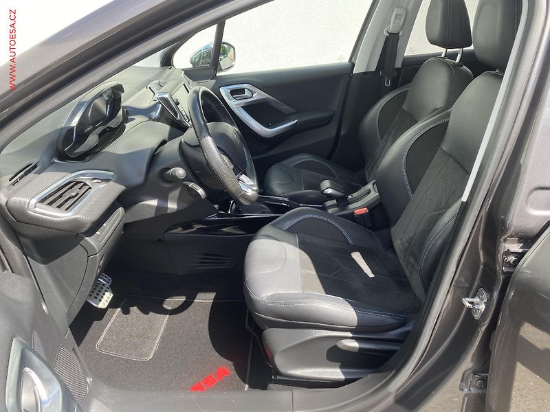 Peugeot 2008 (2018) 1.2PT, Crossway, AT, panor - fotka 9 z 17