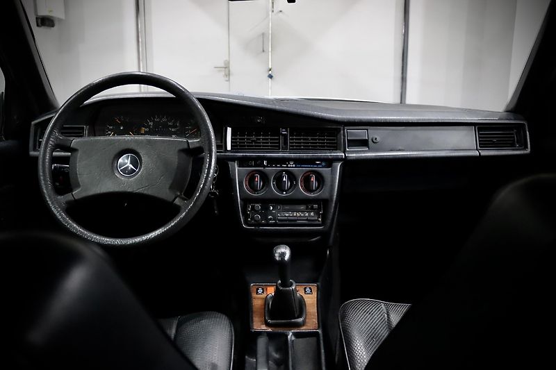 Mercedes-Benz 190 D 2.5 OM602 W201 - fotka 32 z 32