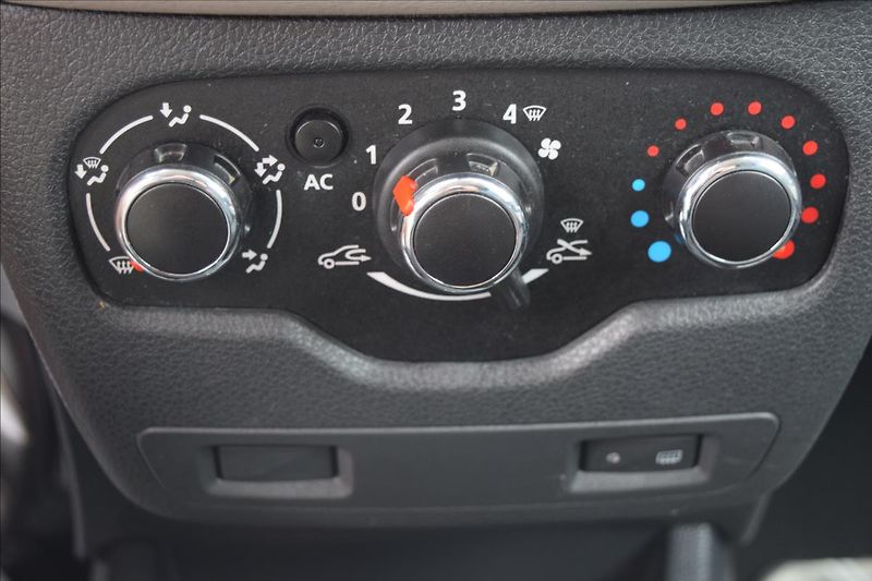 Dacia Dokker 1,2 i 85KW NÍZKÉ KM PO SERVISE - fotka 40 z 47