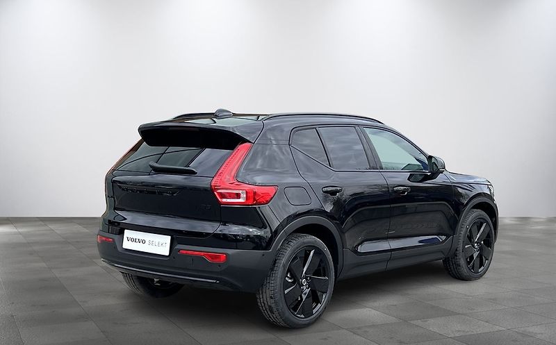 Volvo XC40 B3 PLUS BLACK EDITION ACC,360 - fotka 5 z 24