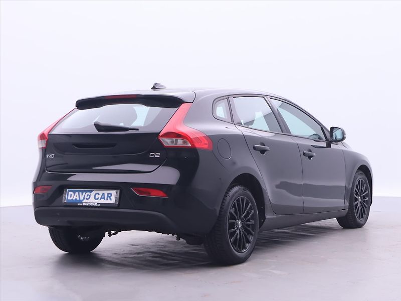 Volvo V40 2,0 D2 Drive-E Aut Momentum - fotka 7 z 25