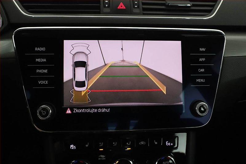 Škoda Superb (2020) Ambition Plus iV 1.4 TSI PHEV - fotka 14 z 22