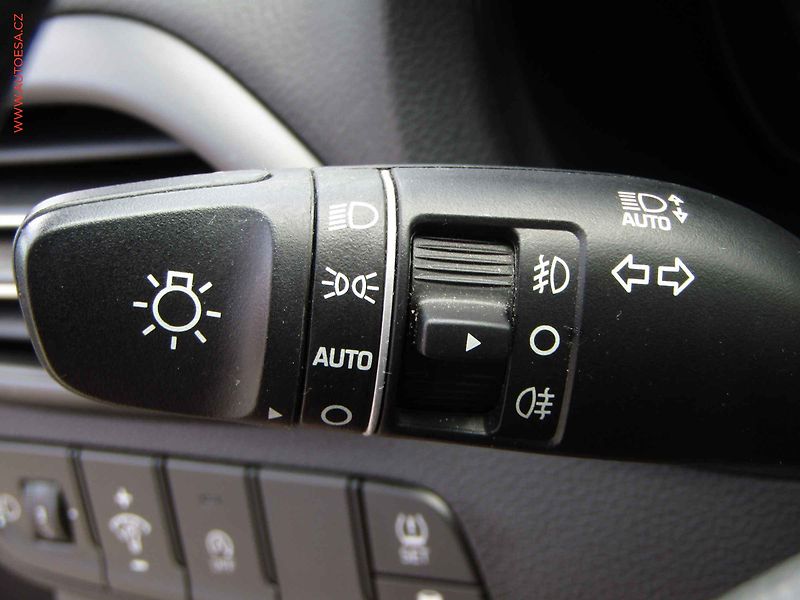 Hyundai i30 (2023) 1.0 T-GDi, ČR, Smart - fotka 12 z 21
