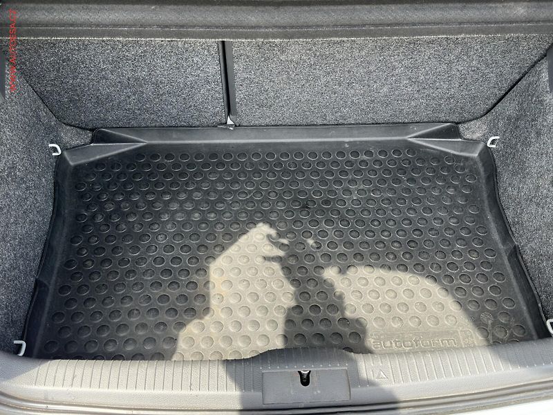 Volkswagen Polo (2006) 1.4TDi, ČR, AC, TZ - fotka 7 z 18
