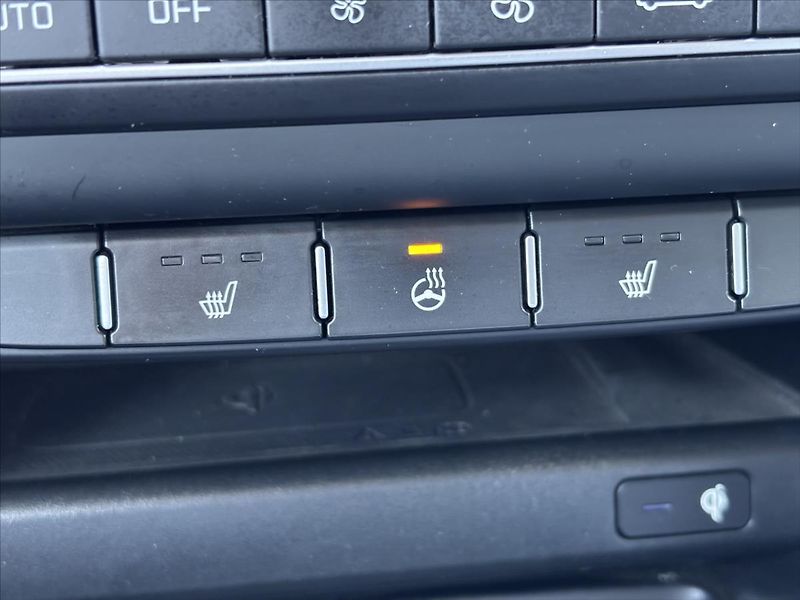 Kia Ceed 1,5 TGDi 118kW TOP ZÁRUKA NAVI - fotka 27 z 40