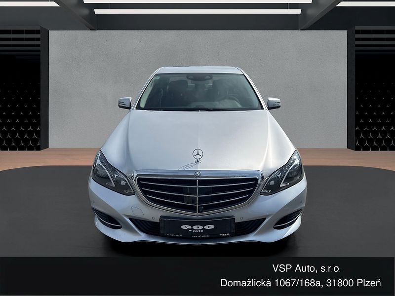 Mercedes-Benz Třídy E 350 BlueTec 4MATIC - fotka 8 z 19