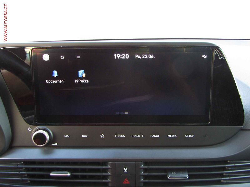 Hyundai i20 (2024) 1.2i, 1.maj,ČR, STK2/28 - fotka 17 z 22