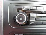 Volkswagen Touran (2011) 1.4 TSi, AC, výhřev sed - náhled 16