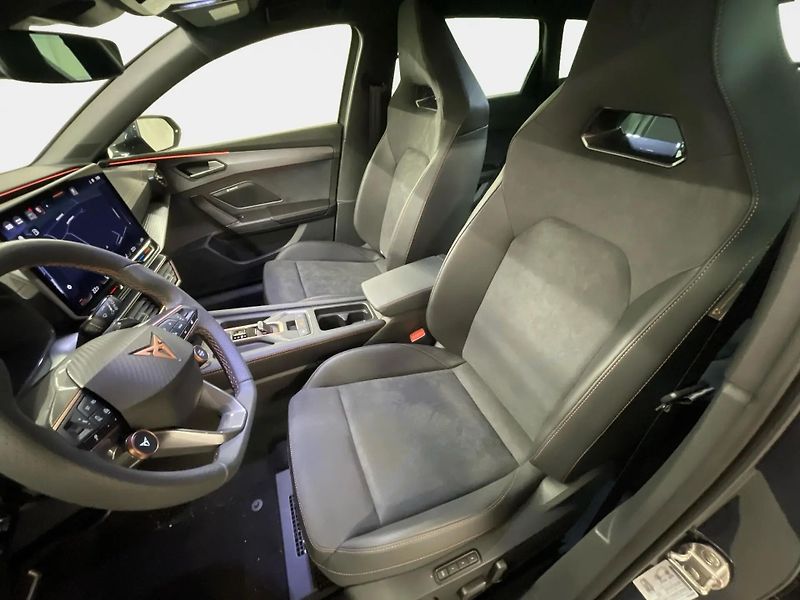 Cupra Leon (2026) VZ 245kW Immersive Matrix Taž - fotka 9 z 16