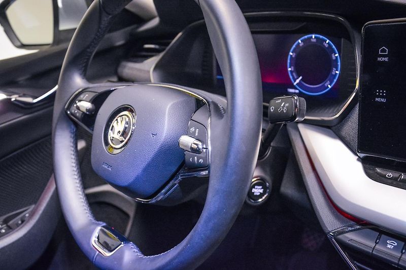 Škoda Octavia Style Plus Navigace 18 kola ČR - fotka 22 z 76