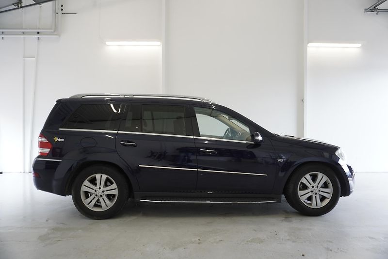 Mercedes-Benz GL (2006) 5,5I V8 4MATIC AUTOMAT 7 MÍST - fotka 4 z 36