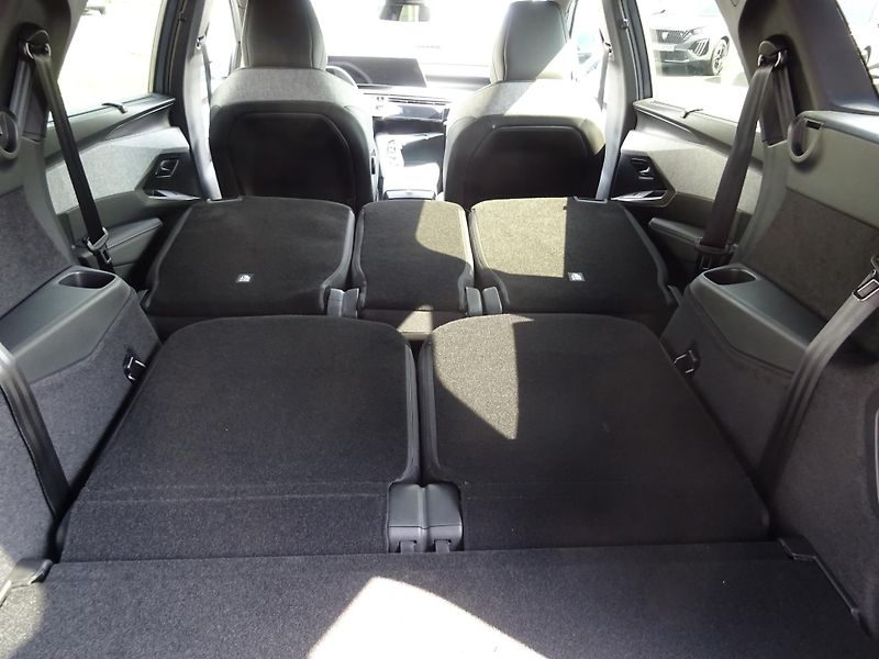 Peugeot 5008 (2026) GT Hybrid 145k e-DCS6 - fotka 15 z 49