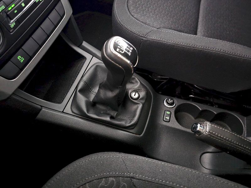 Škoda Yeti (2011) 1.4TSI 90kW EXPERIENCE NAVI XE - fotka 18 z 24