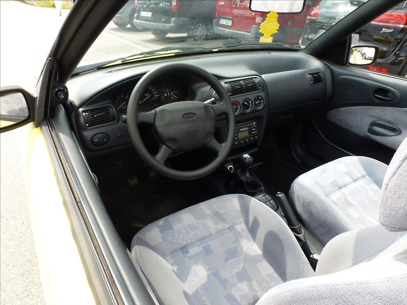 Ford Escort 1,6 16V El.střecha,klimatizace - fotka 15 z 41