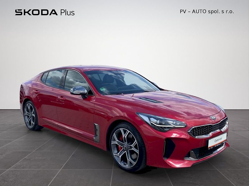 Kia Stinger (2017) 3.3 GT 272 kW 4x4 Automat - fotka 26 z 33