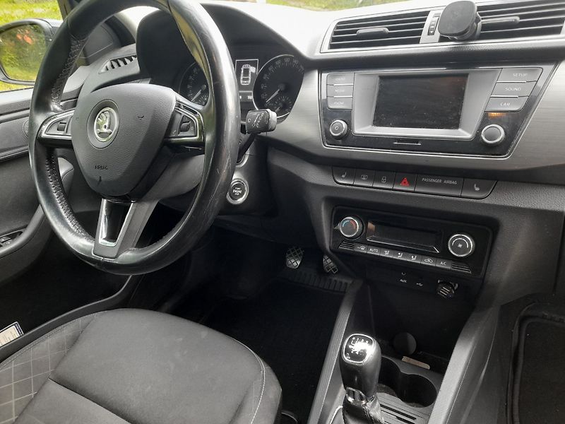 Škoda Fabia (2015) 1.4TDI(77kW)style,kombi,8/2028 - fotka 7 z 19