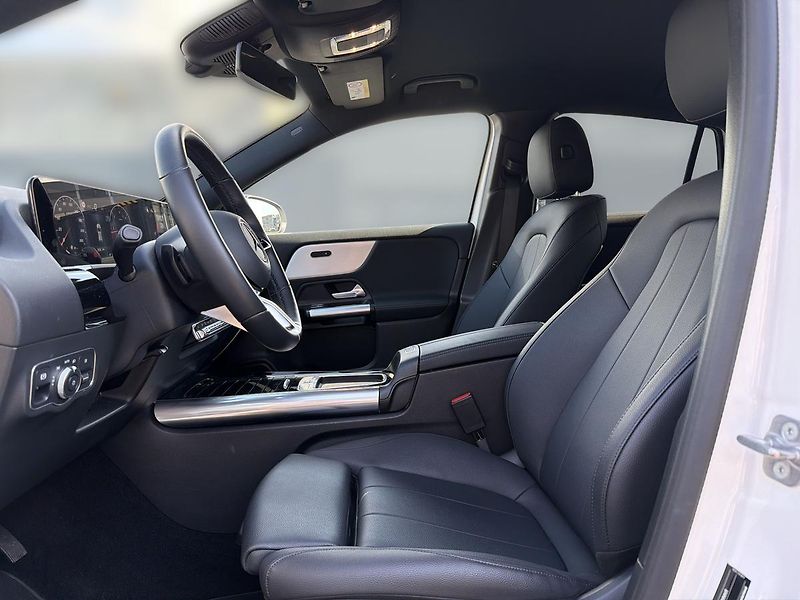 Mercedes-Benz GLA 200d 4MATIC - fotka 13 z 17