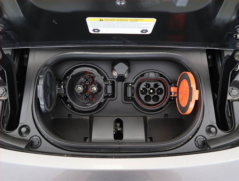 Nissan Leaf (2021) 40 kWh, SoH 90%, Automat - fotka 23 z 24